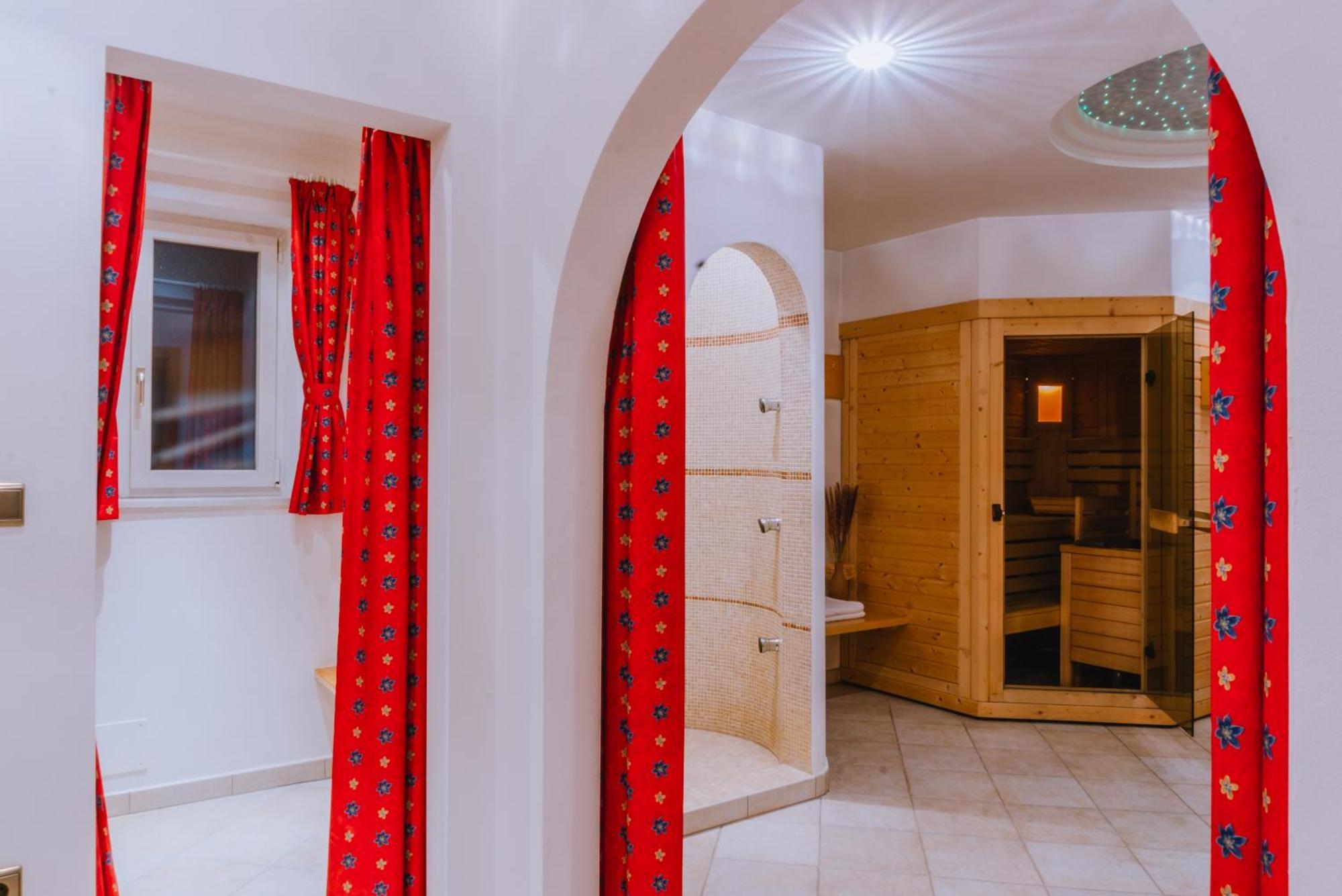 Garni Hotel Belalp Santa Cristina Val Gardena Εξωτερικό φωτογραφία