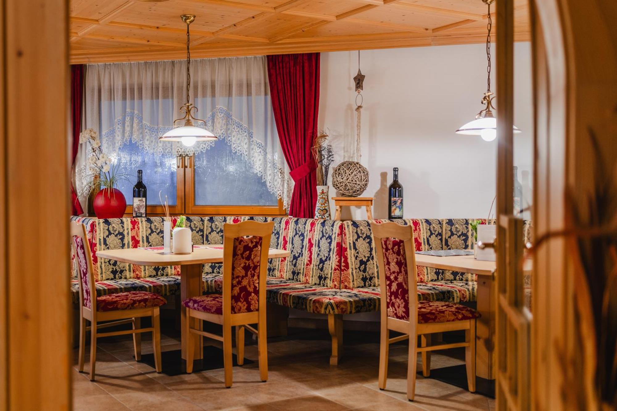 Garni Hotel Belalp Santa Cristina Val Gardena Εξωτερικό φωτογραφία