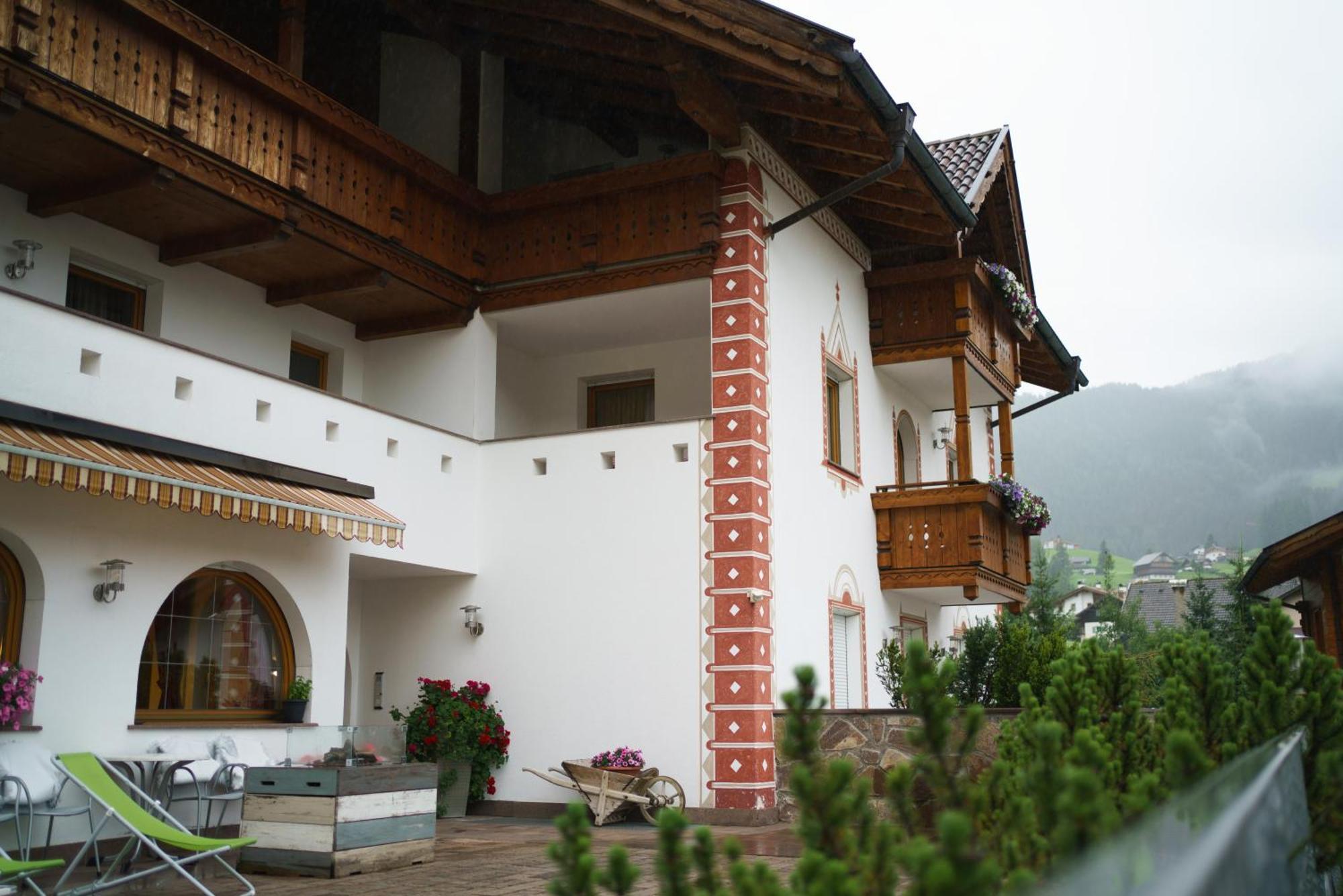 Garni Hotel Belalp Santa Cristina Val Gardena Εξωτερικό φωτογραφία
